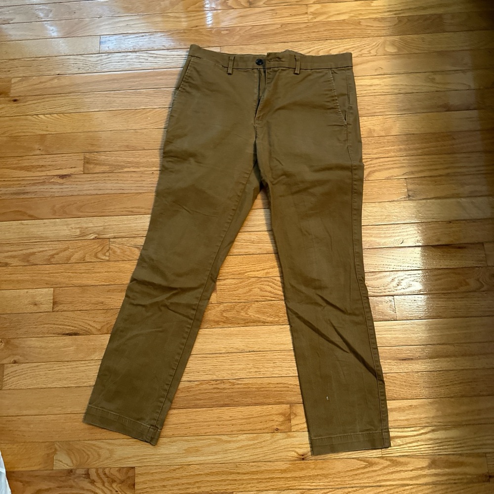 Men's Gap Khaki Pants (32x30)